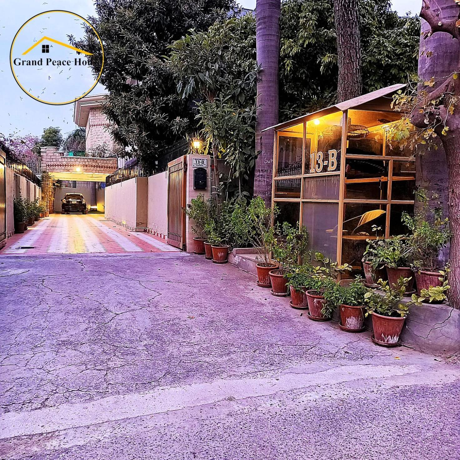 Grand Peace House I Bed & Breakfast Islamabad Exterior foto